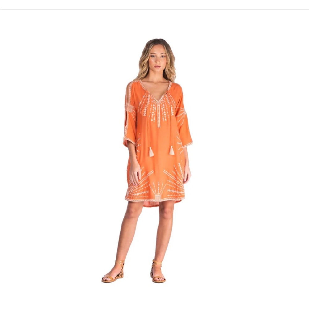 Tolani Kezia dress size medium NWT. The color listed is peach.